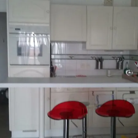 Appartamento Au Bord De Mer Studio 28m2 Calme, Lumineux, Balcon, Immeuble En Front De Mer, Studio Vue Ville
